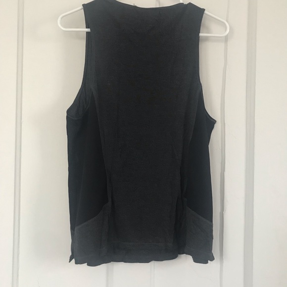 Champion Graphic Tank Top - Picture 3 of 3